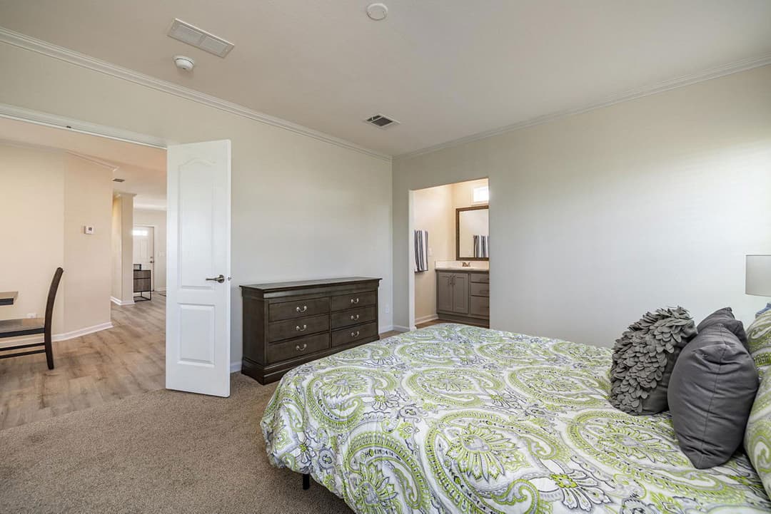 Silver springs 5006n bedroom home features