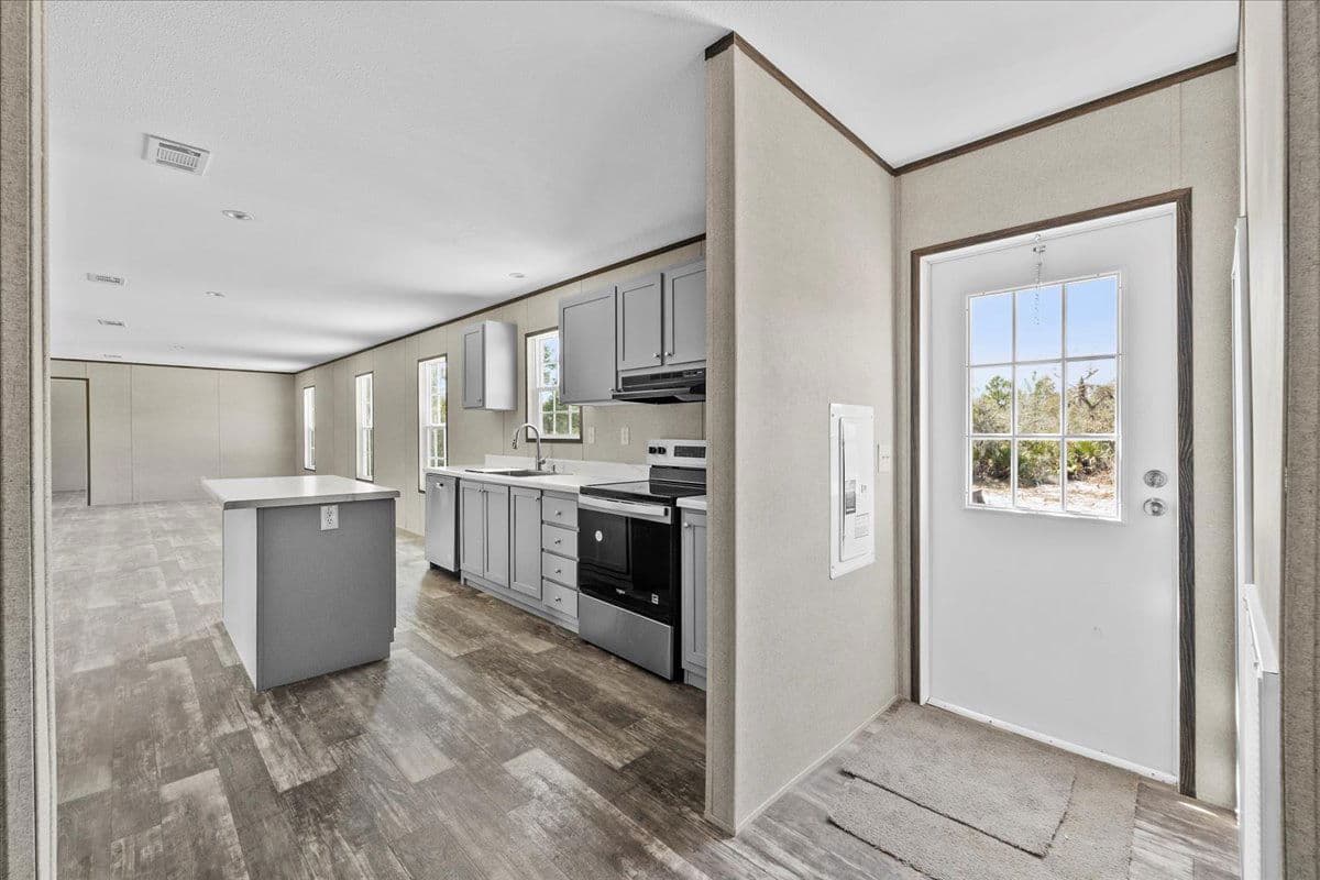 114 mark avenue, lady lake, florida 32159 (sold) 265,300 interior home features