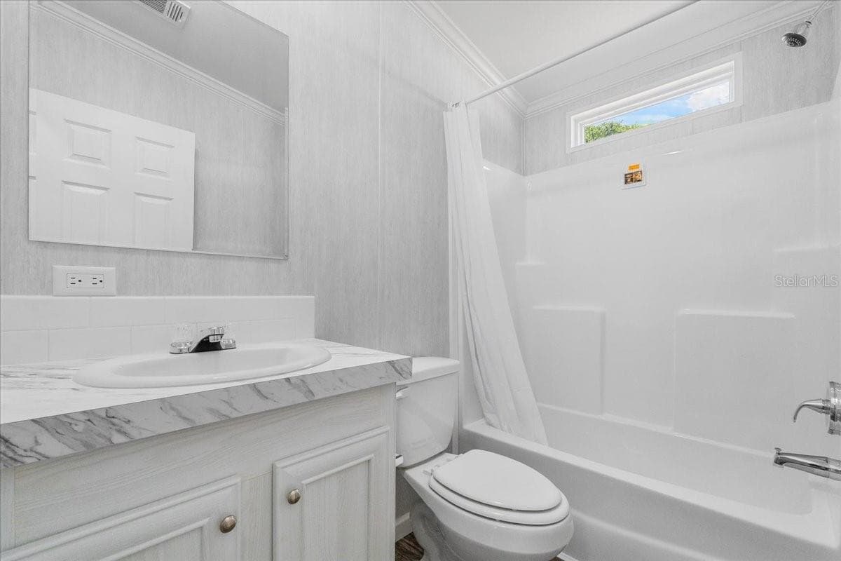 18437 15th ave, orlando, fl 32833 (sold)  home features