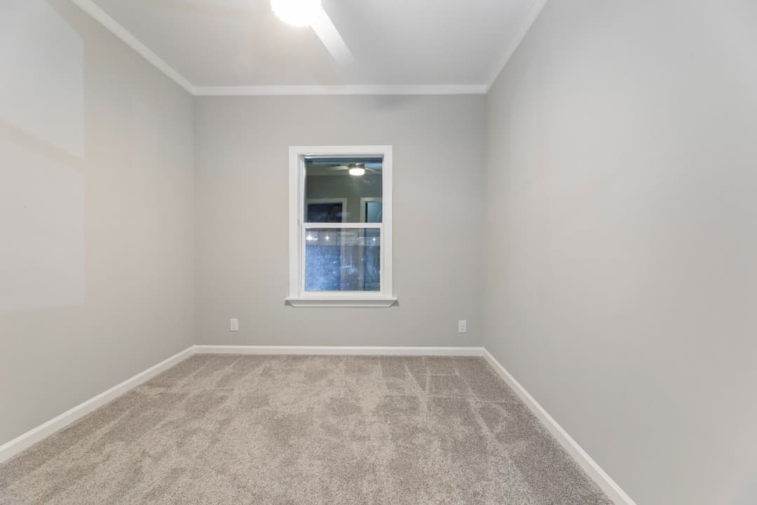 Buncic 28684b bedroom home features