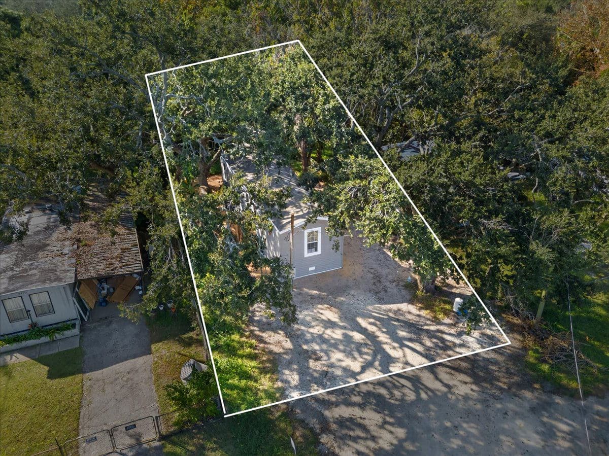 9404 loras street, new port richey, fl 34654 (for sale)  $184,990  home features