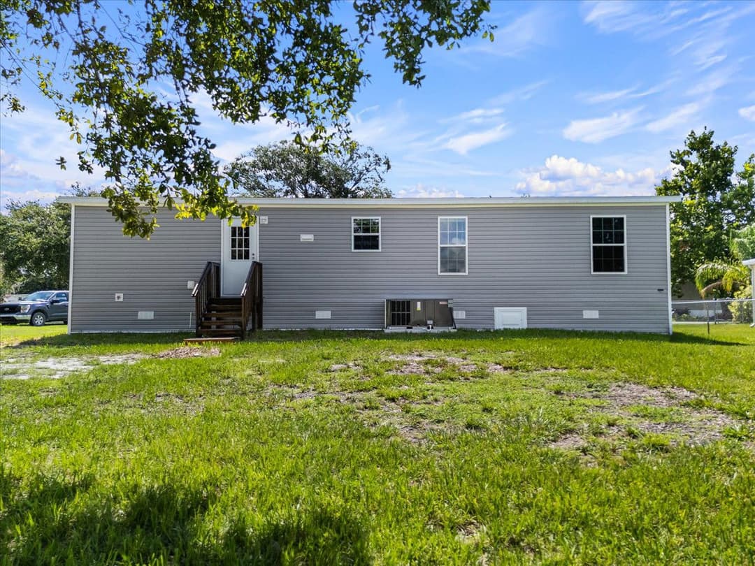 9060 sarah drive, polk city, florida 33868 (sold) exterior home features