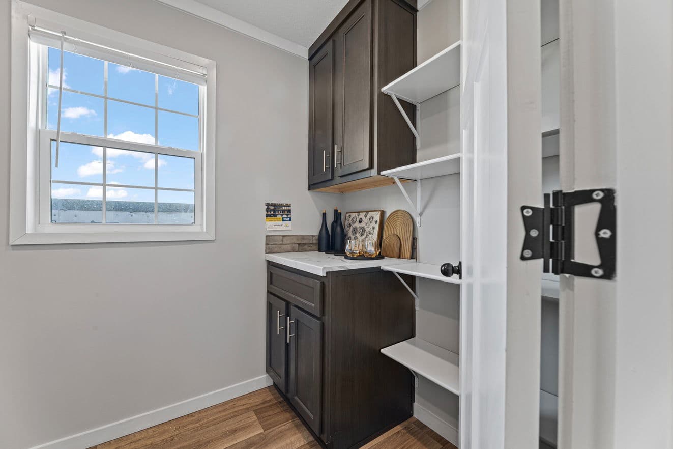 Helix 16763n interior home features