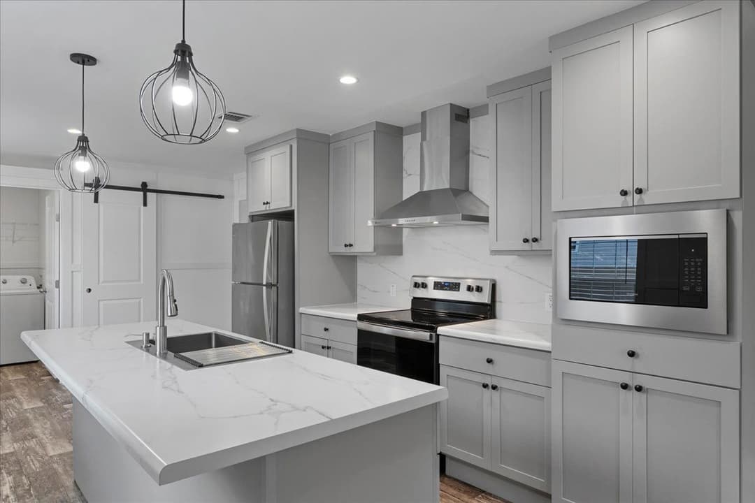 2270 griffin road, bartow, florida 33830 (for sale) $204,992 interior and kitchen home features