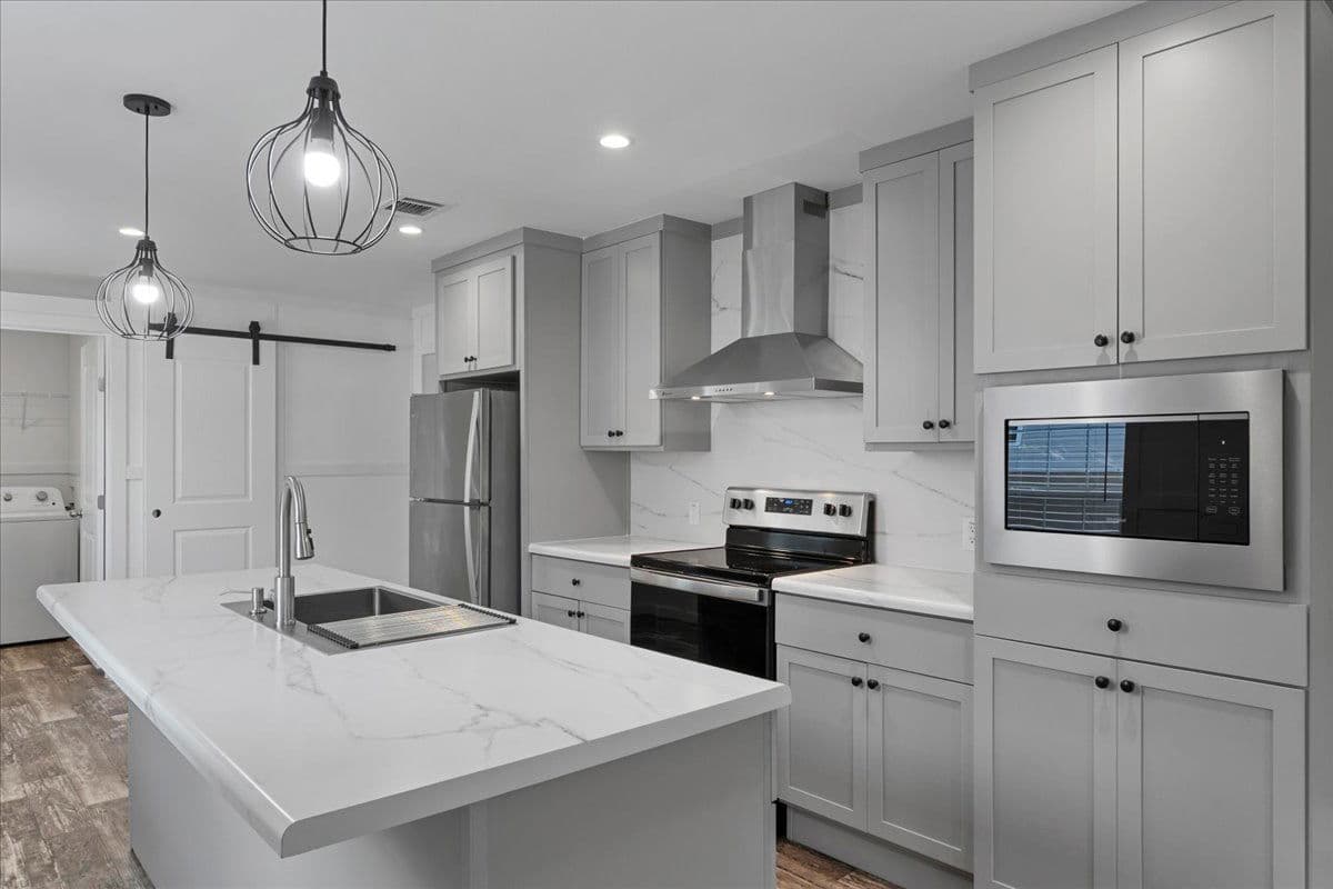 2270 griffin road, bartow, florida 33830 (for sale) $204,992 interior and kitchen home features