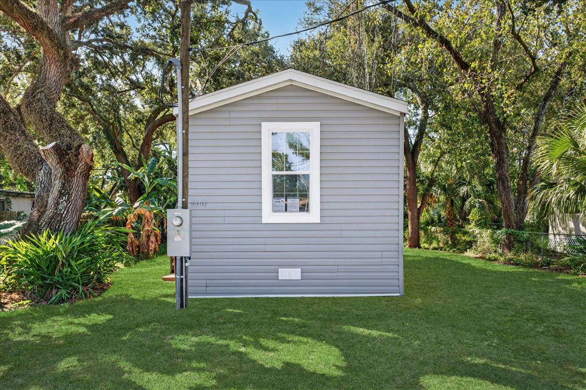 9404 loras street, new port richey, fl 34654 (for sale)  $184,990  home features