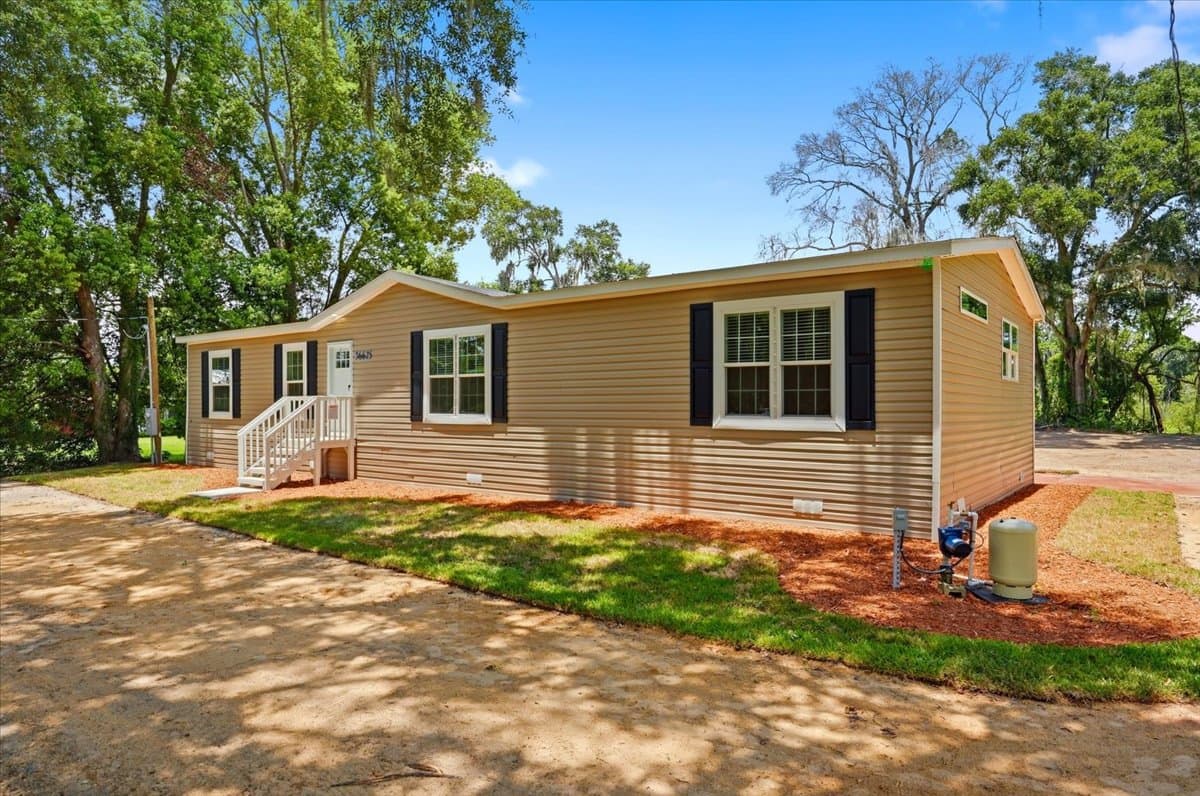 36625 cord st, zephyrhills, fl 33541 (forsale) $295,999  home features