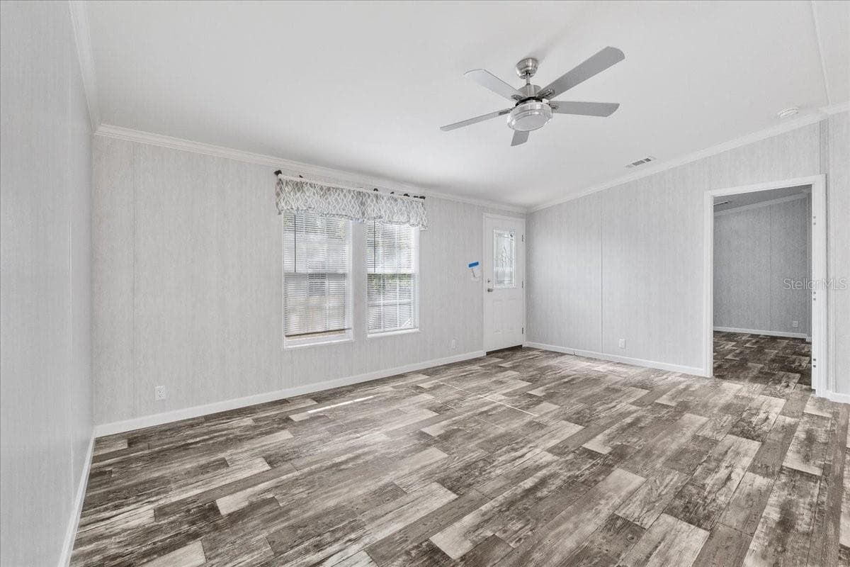 18437 15th ave, orlando, fl 32833 (sold)  home features