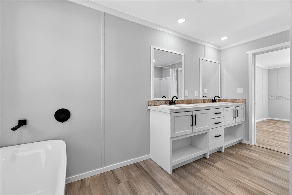 432 oak rdg w, lakeland, fl 33801(for sale) $246,581  home features