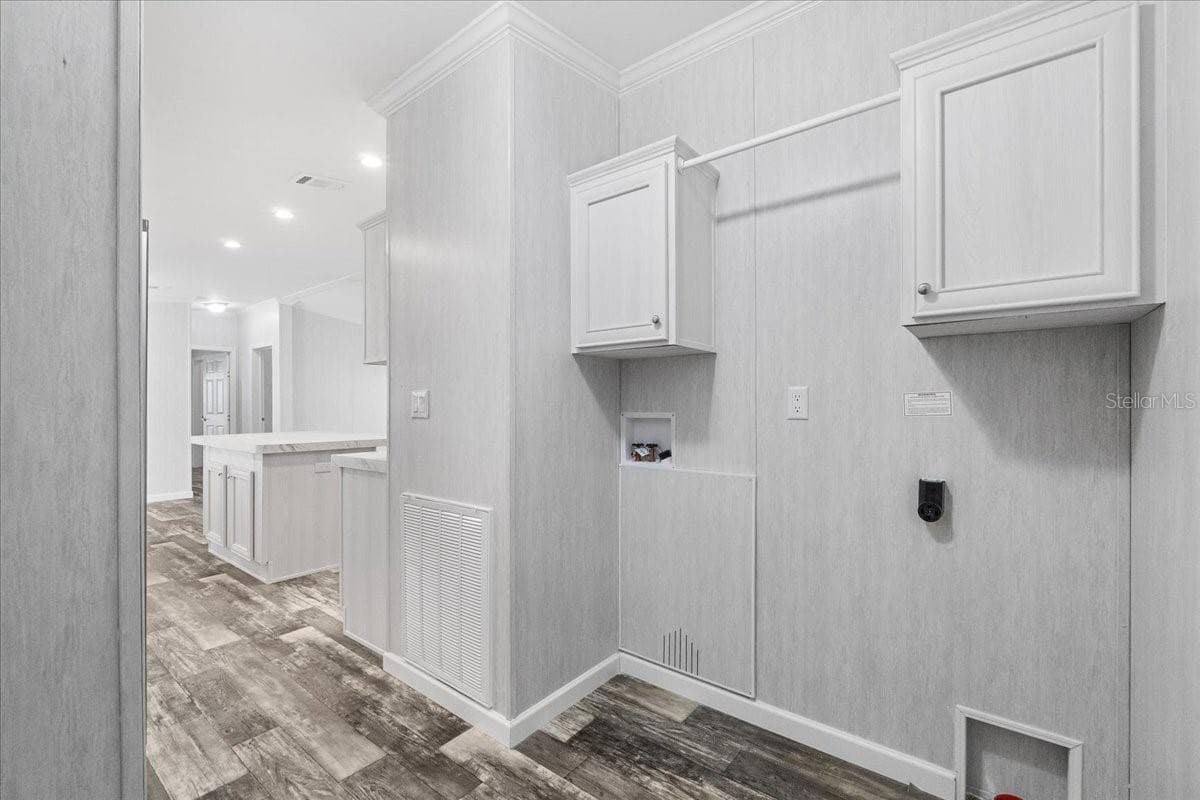 18437 15th ave, orlando, fl 32833 (sold)  home features