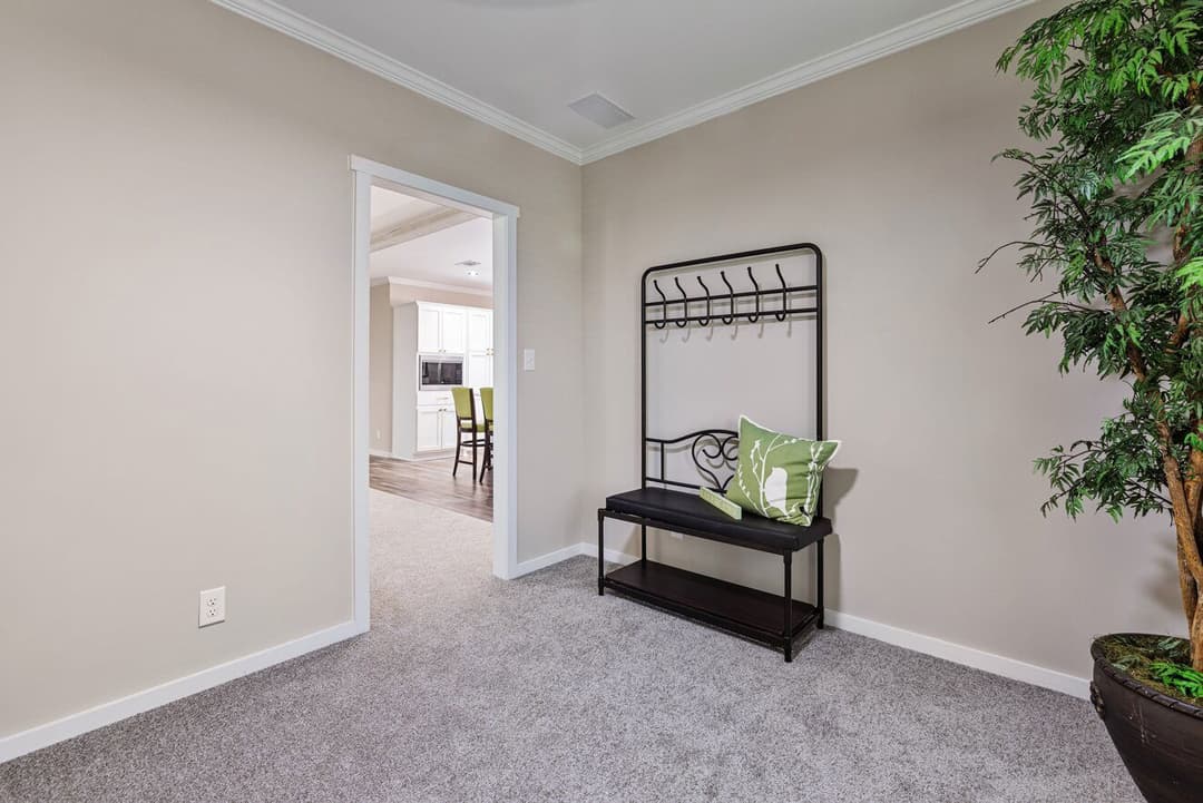 Pierce 28562a interior home features