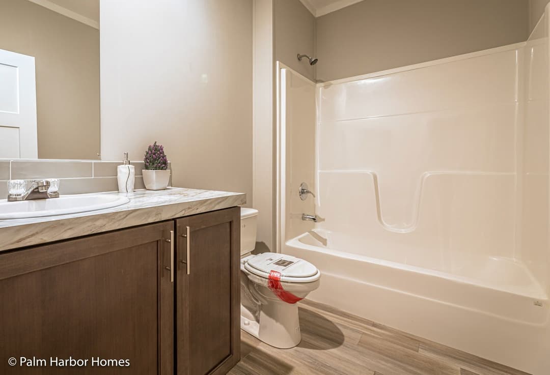 Levy 28482a bathroom home features