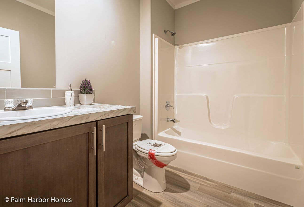 Levy 28482a bathroom home features