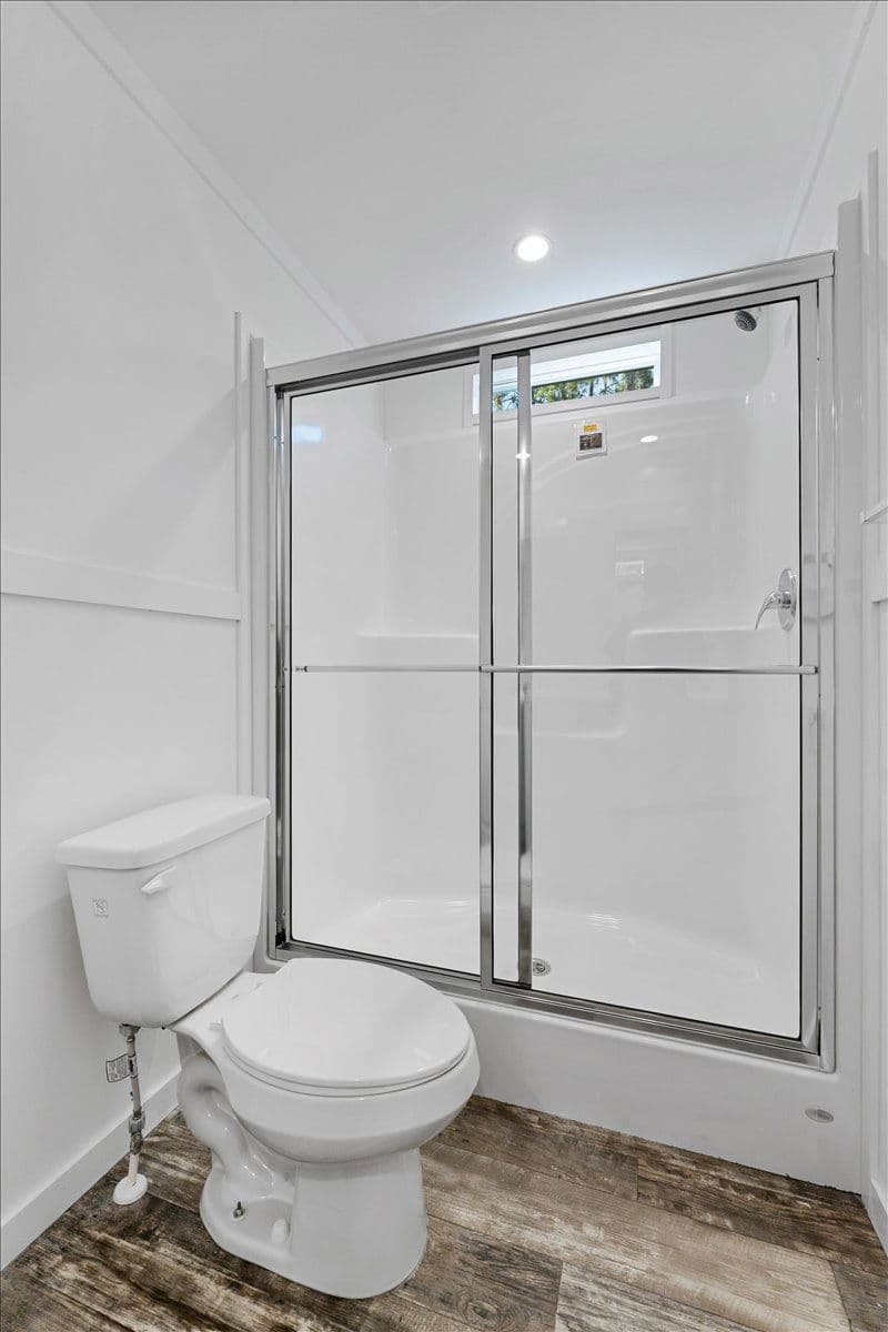 2270 griffin road, bartow, florida 33830 (for sale) $204,992 interior and bathroom home features