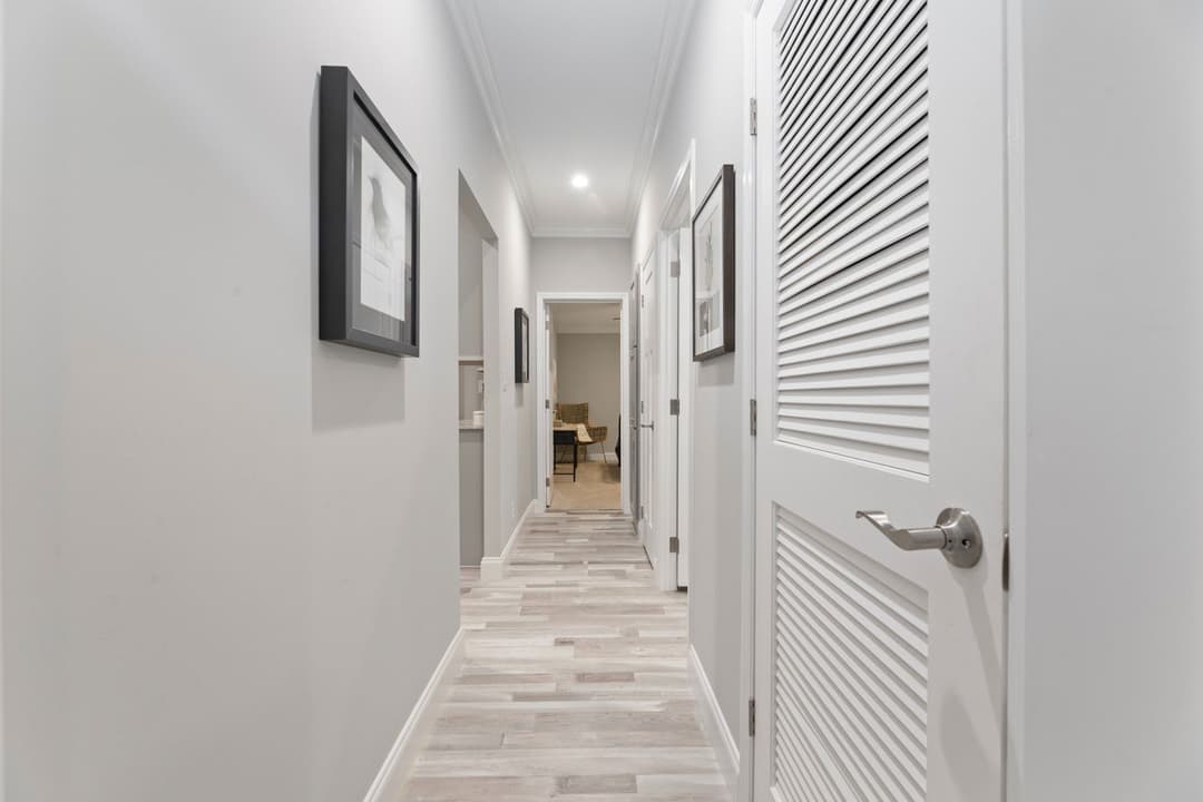 Isla ii 42484a interior home features