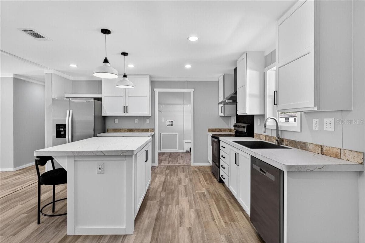 432 oak rdg w, lakeland, fl 33801(for sale) $246,581  home features