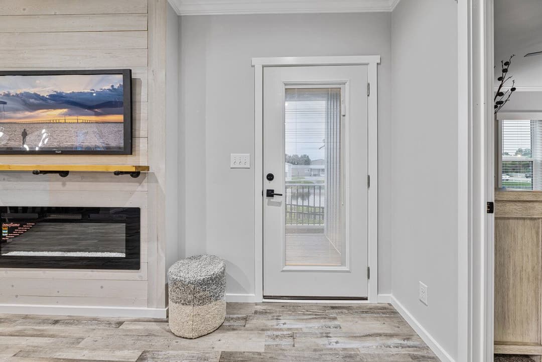 Davan 28683a interior home features