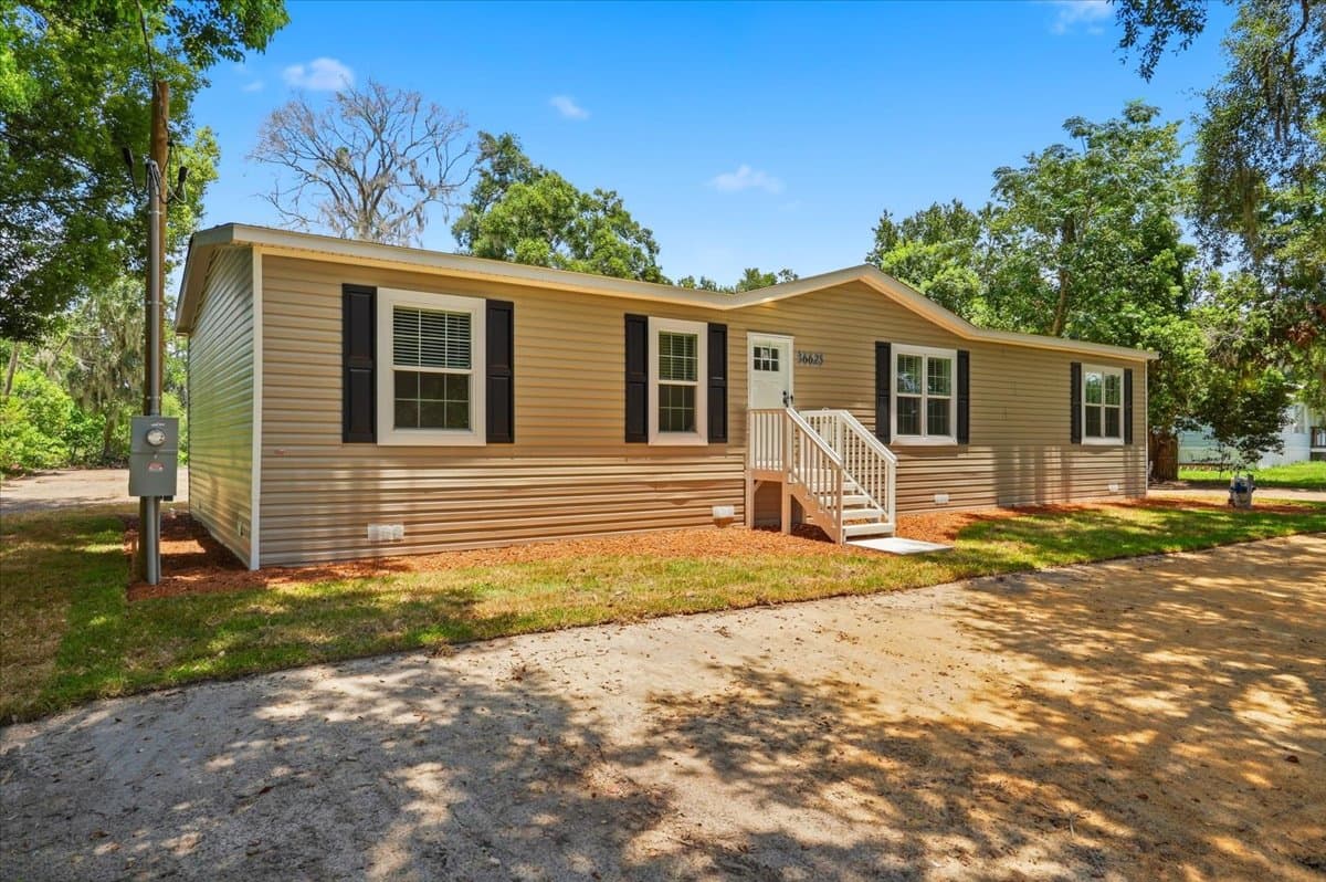 36625 cord st, zephyrhills, fl 33541 (forsale) $295,999  home features