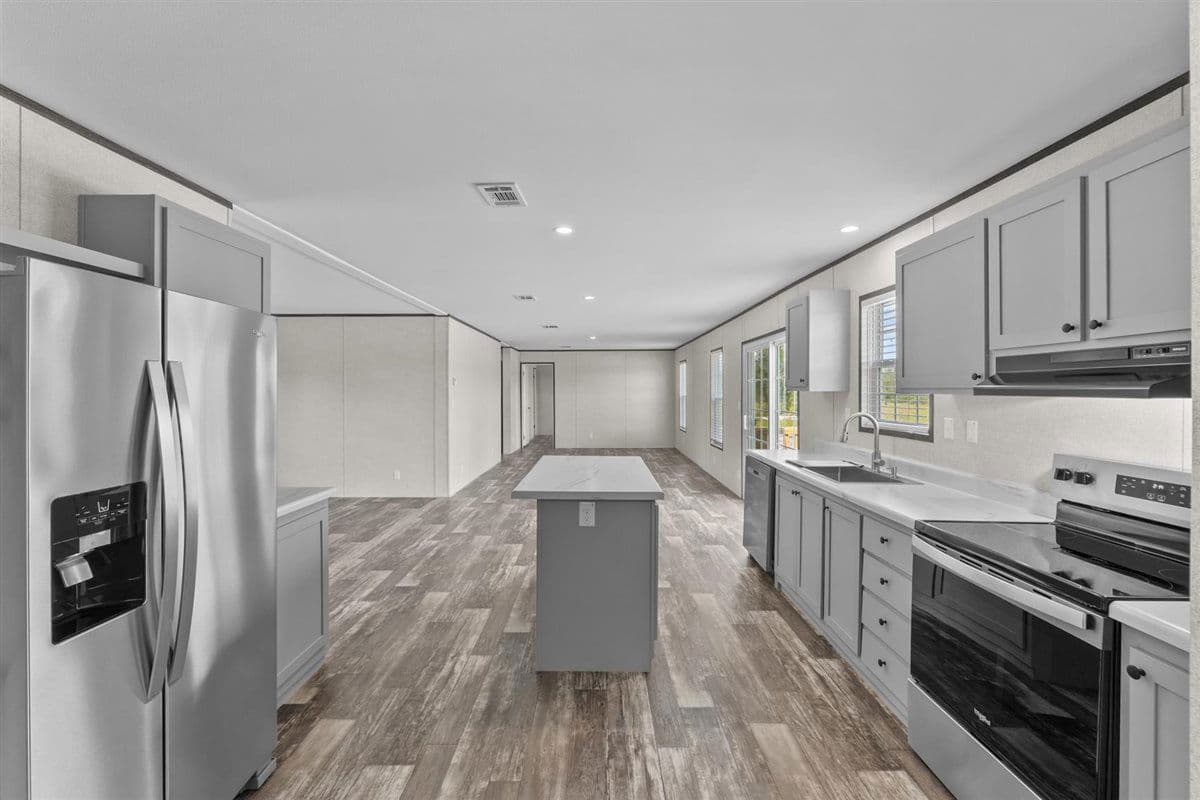 2436 edwin st ne, winter haven, fl 33881 (forsale) $249,764  home features