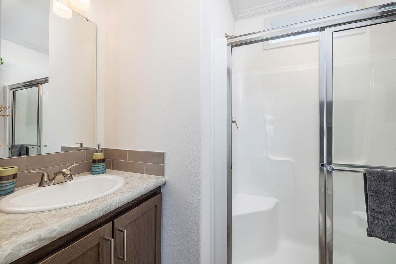 Palm bay 2622b bathroom home features