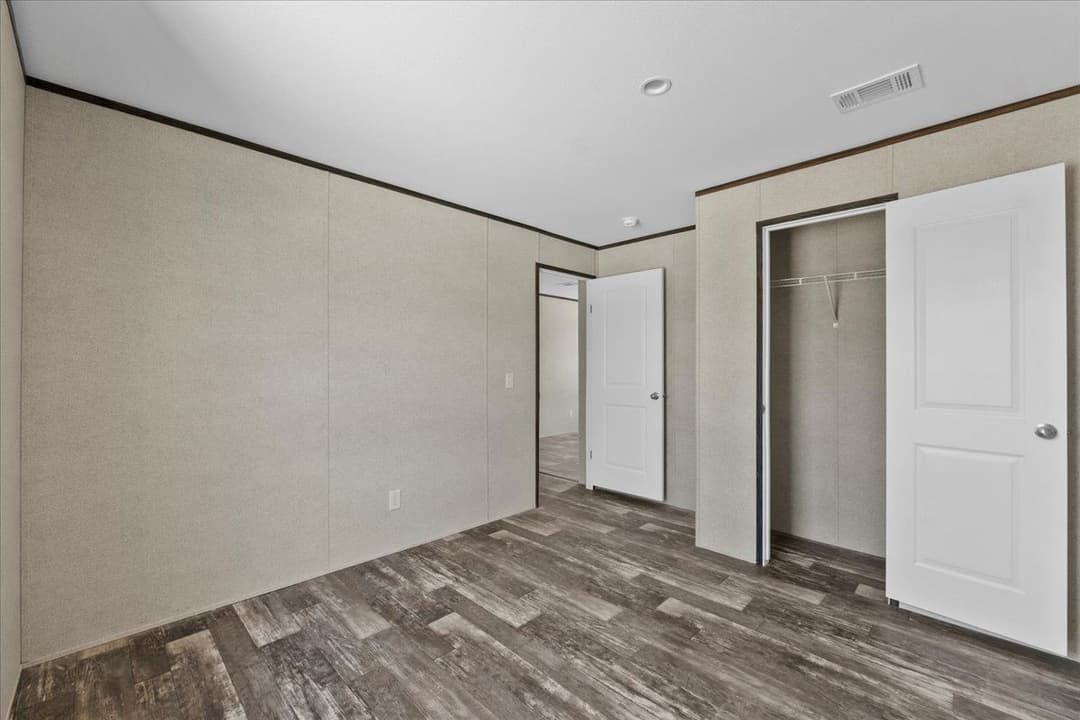 114 mark avenue, lady lake, florida 32159 (sold) 265,300 interior home features