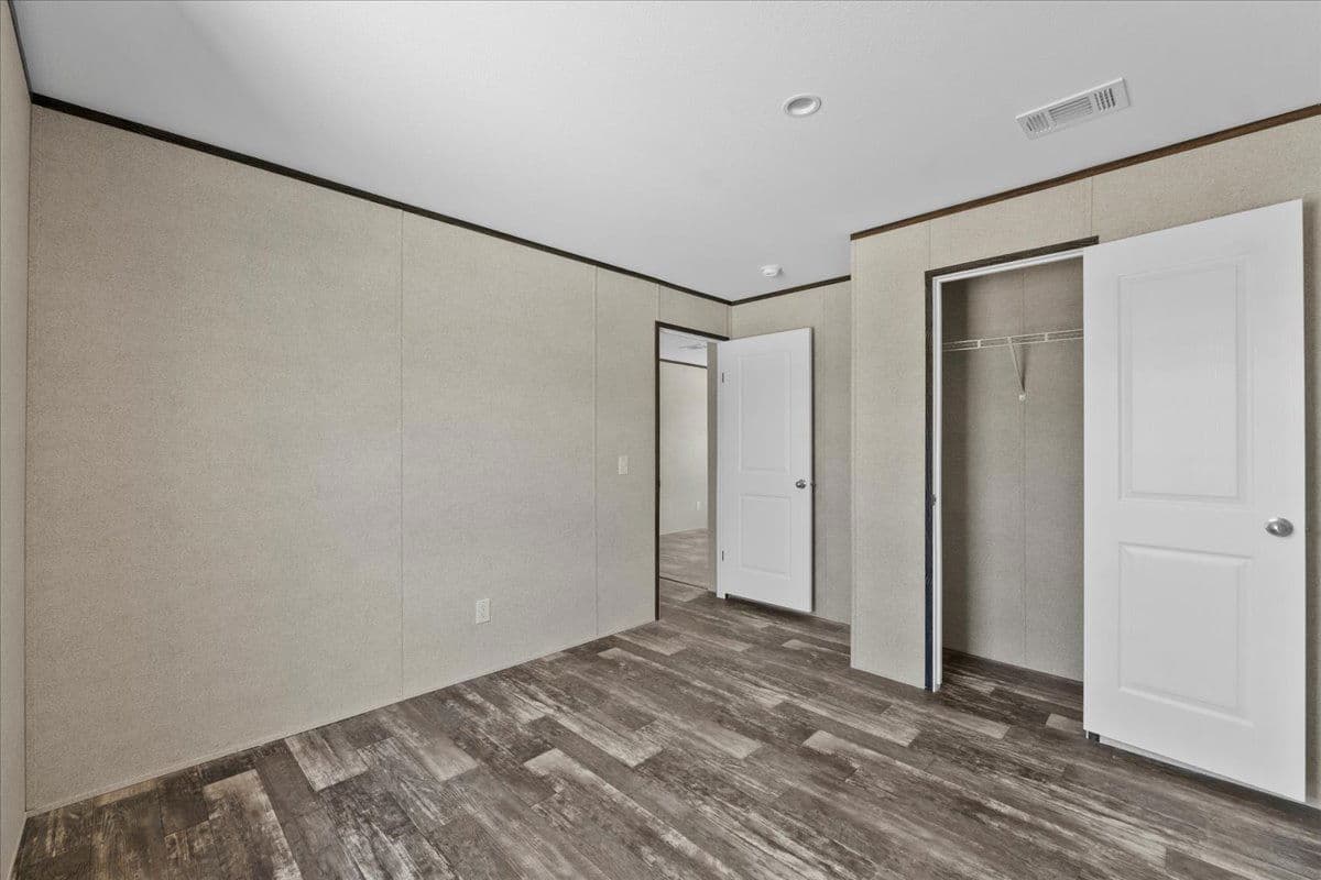 114 mark avenue, lady lake, florida 32159 (sold) 265,300 interior home features