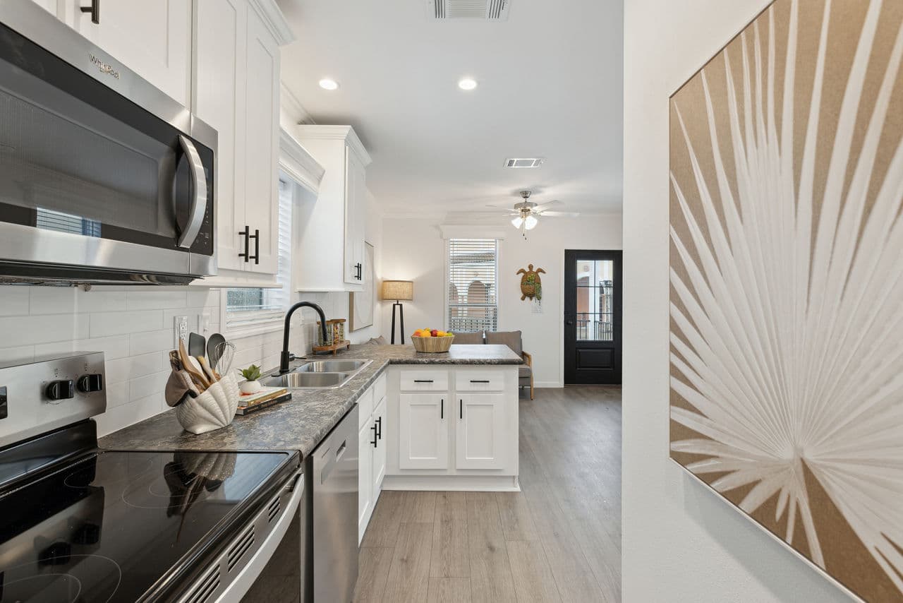 Calloway 239 kitchen home features