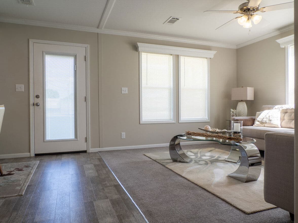 Avon park 24482e interior home features