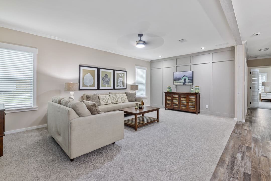 Pierce 28562a interior home features