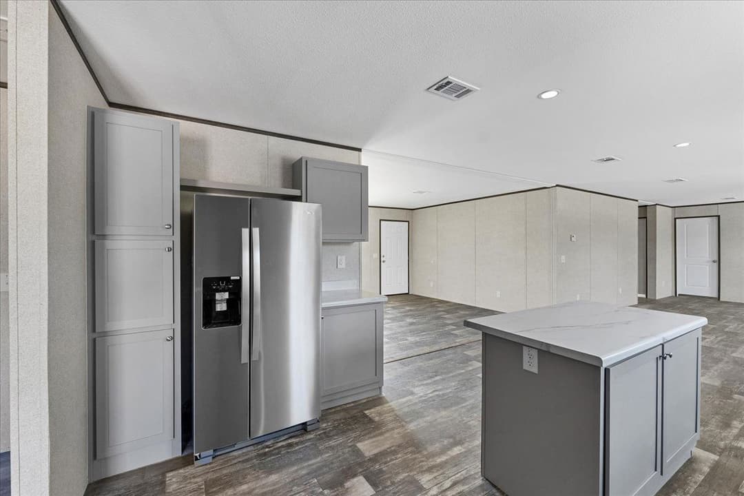 114 mark avenue, lady lake, florida 32159 (sold) 265,300 interior and kitchen home features