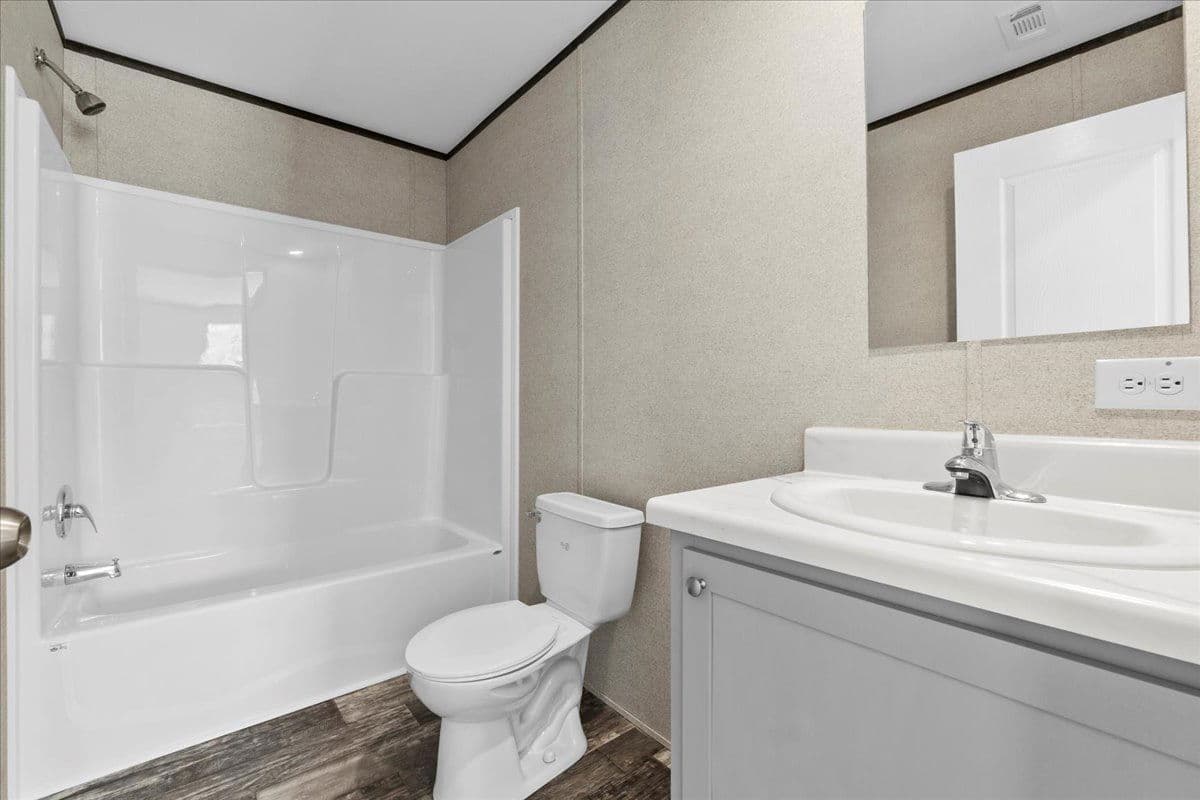 114 mark avenue, lady lake, florida 32159 (sold) 265,300 interior and bathroom home features