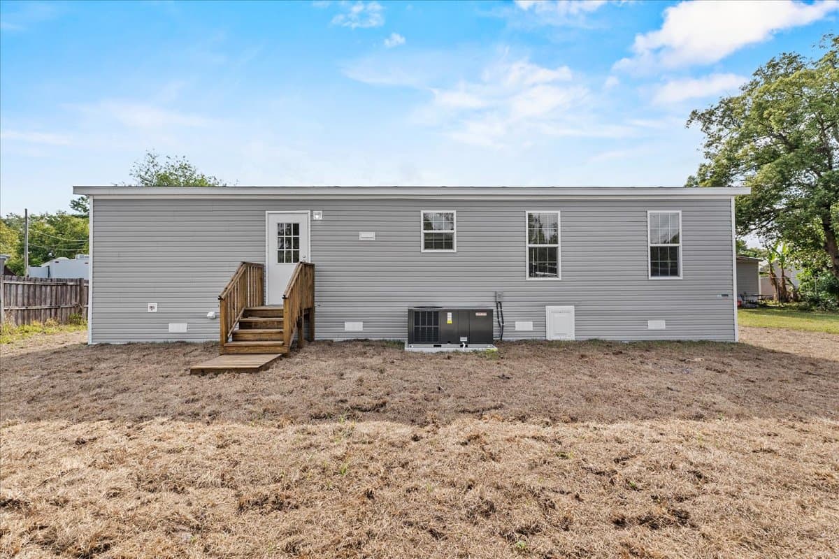 1909 pleasure drive, holiday, florida 34691 (forsale) $210,999  home features