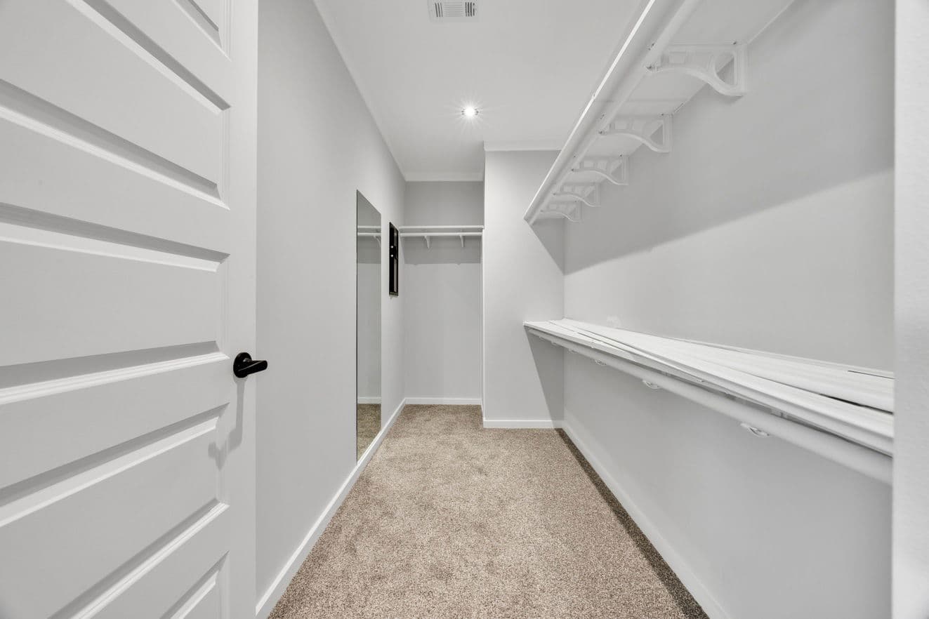 Draper 40764a bedroom home features