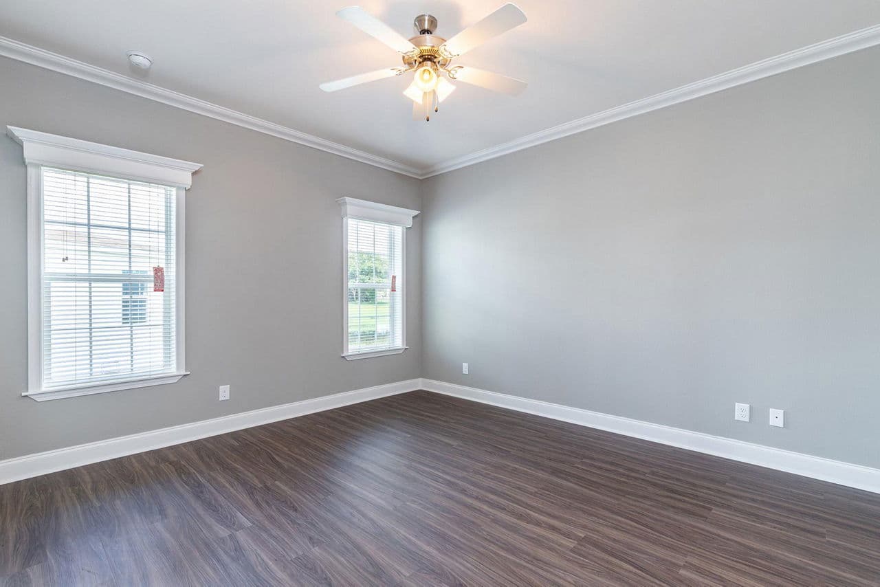 Silver springs 5077 bedroom home features