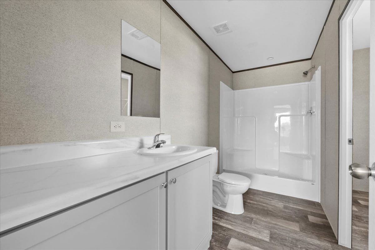 114 mark avenue, lady lake, florida 32159 (sold) 265,300 interior and bathroom home features