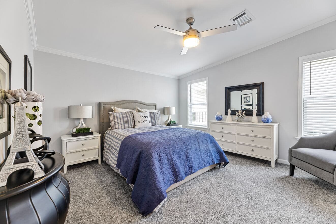 Ventura vi 30483c bedroom home features