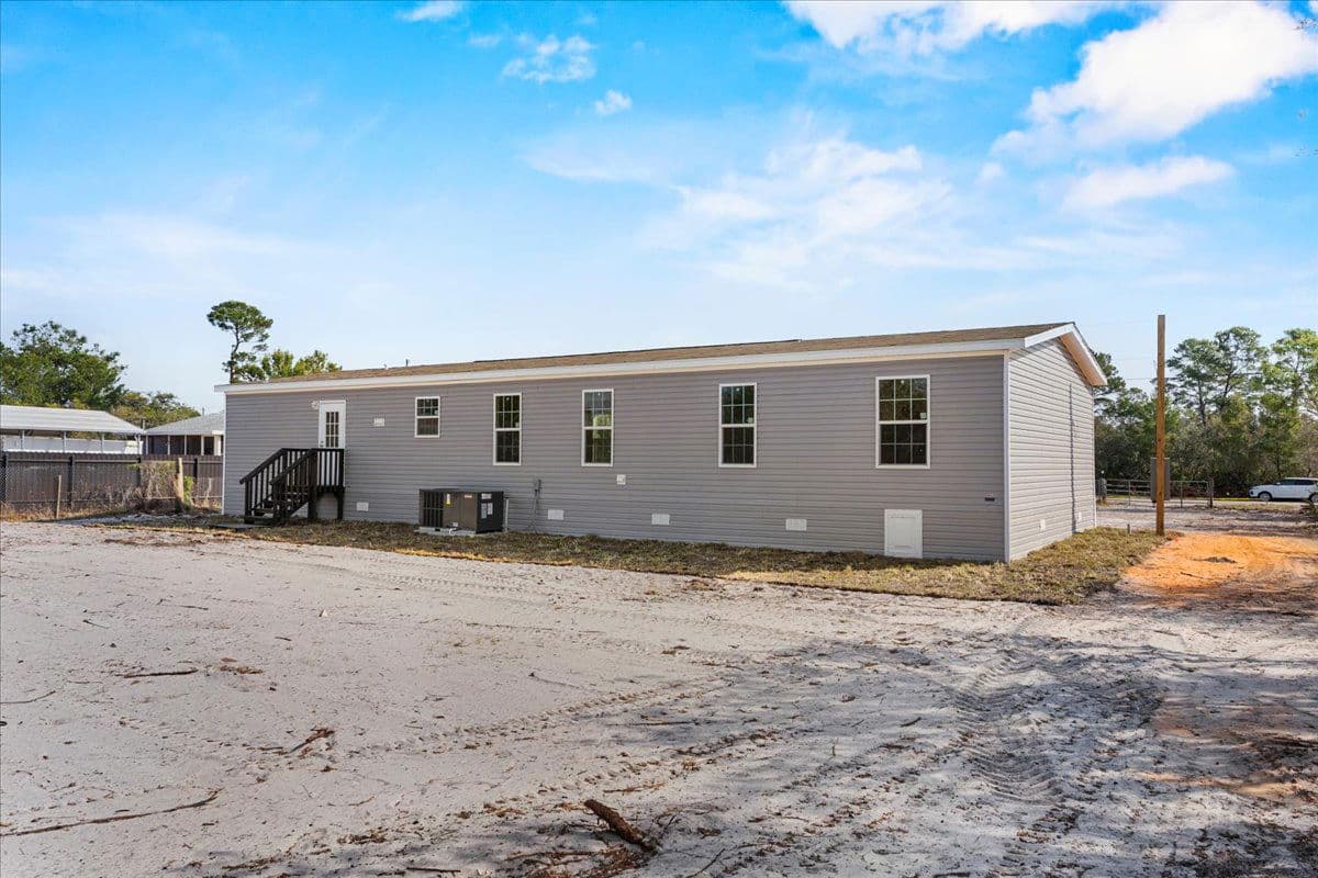 114 mark avenue, lady lake, florida 32159 (sold) 265,300 exterior home features