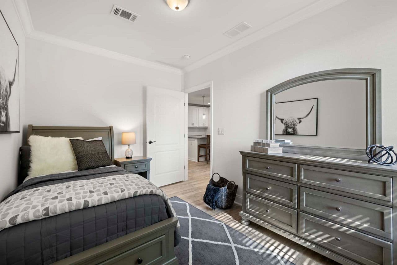 Silver springs 5046 bedroom home features