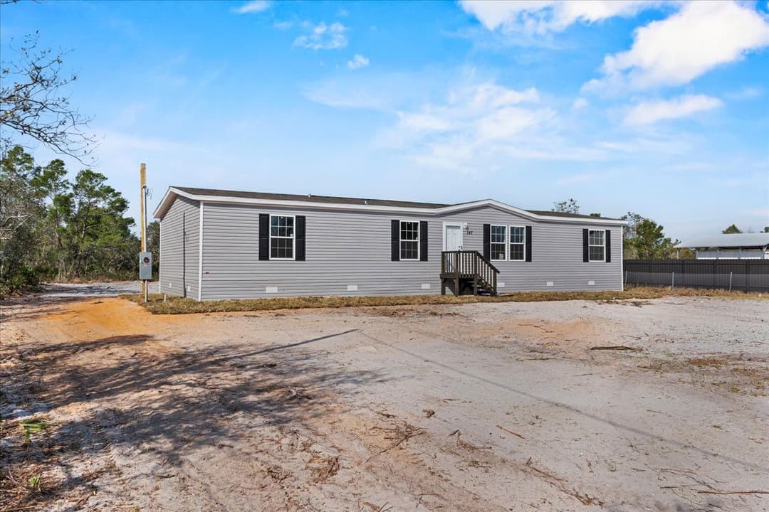 114 mark avenue, lady lake, florida 32159 (sold) 265,300 exterior home features