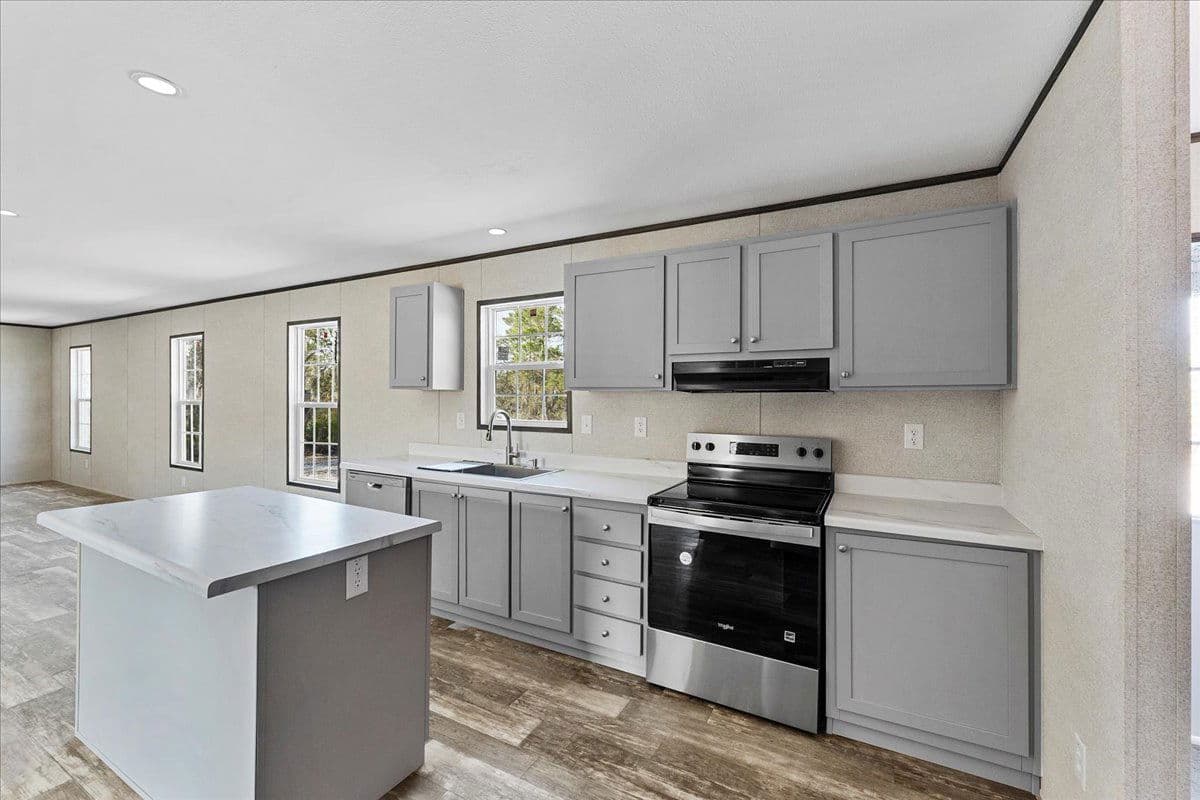 114 mark avenue, lady lake, florida 32159 (sold) 265,300 interior and kitchen home features