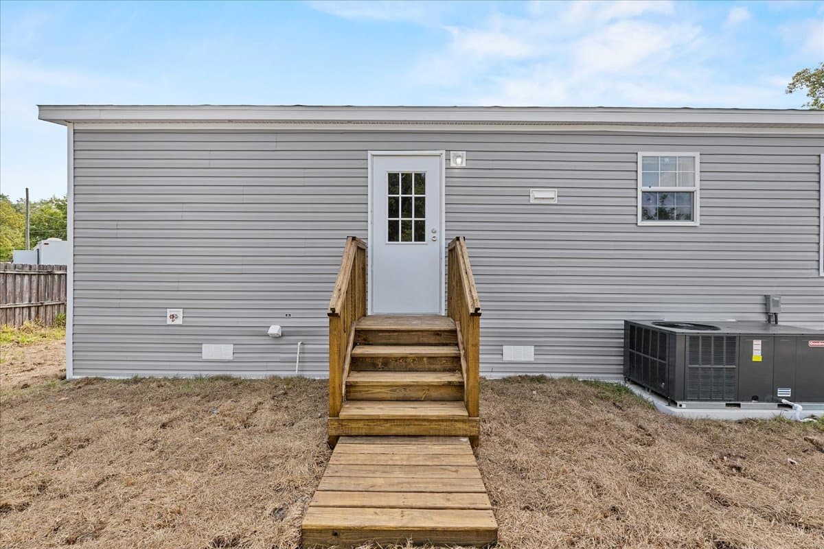 1909 pleasure drive, holiday, florida 34691 (forsale) $210,999  home features