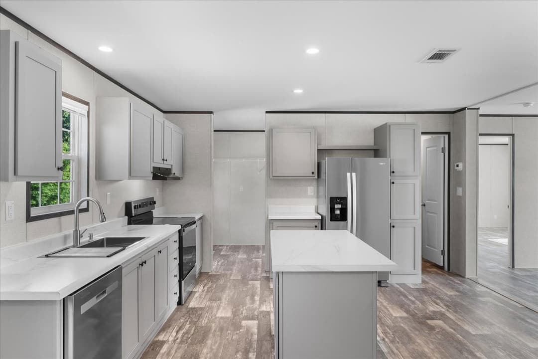 9060 sarah drive, polk city, florida 33868 (sold) interior and kitchen home features