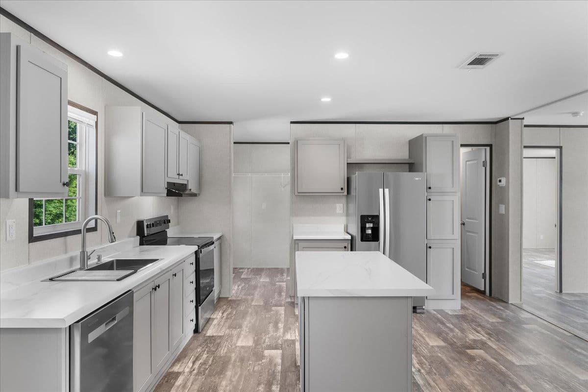 9060 sarah drive, polk city, florida 33868 (sold) interior and kitchen home features