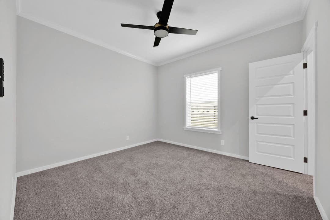 Quinn 30523a bedroom home features