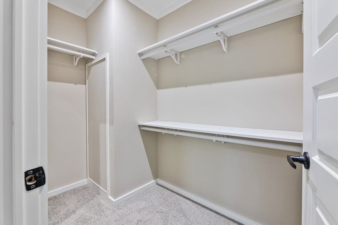 Pierce 28562a bedroom home features