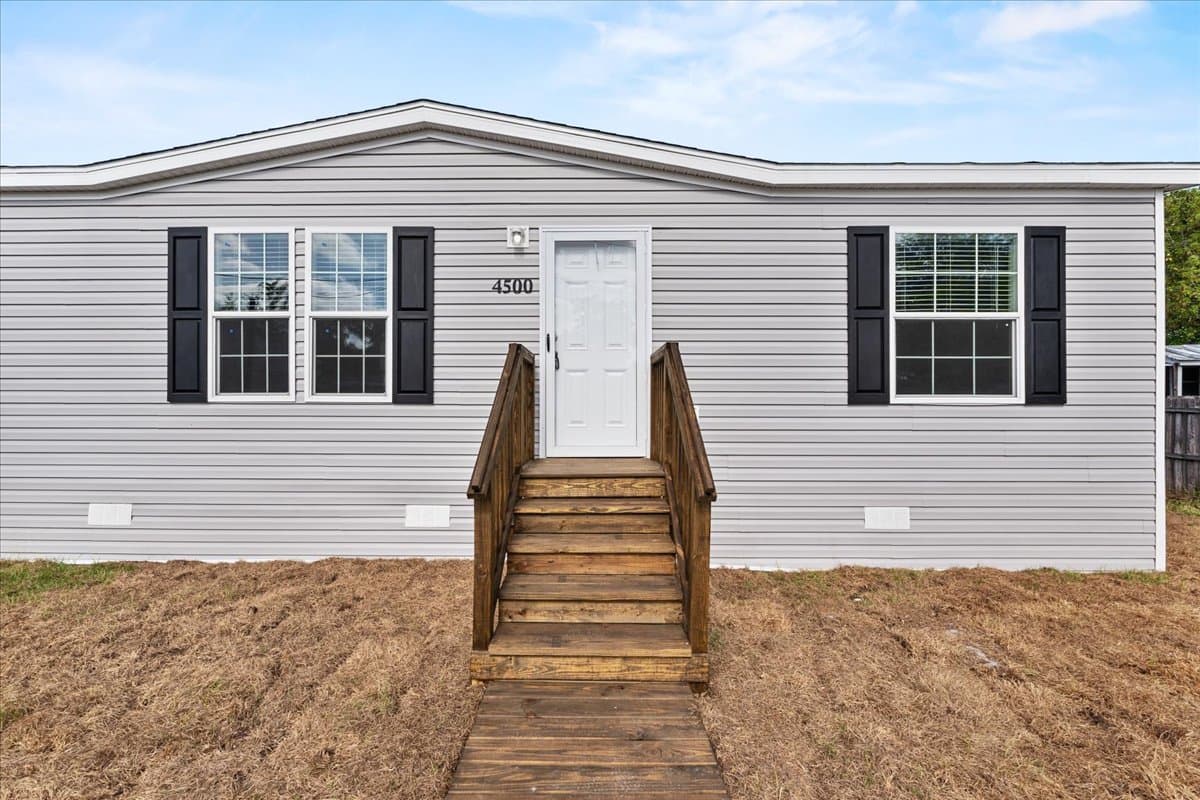 1909 pleasure drive, holiday, florida 34691 (forsale) $210,999  home features