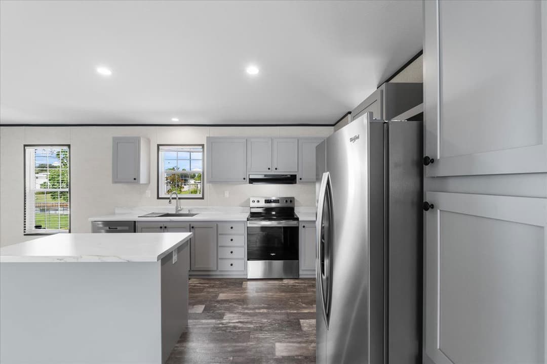 9060 sarah drive, polk city, florida 33868 (sold) interior and kitchen home features