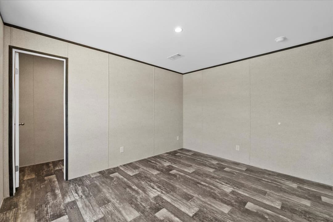 114 mark avenue, lady lake, florida 32159 (sold) 265,300 interior home features