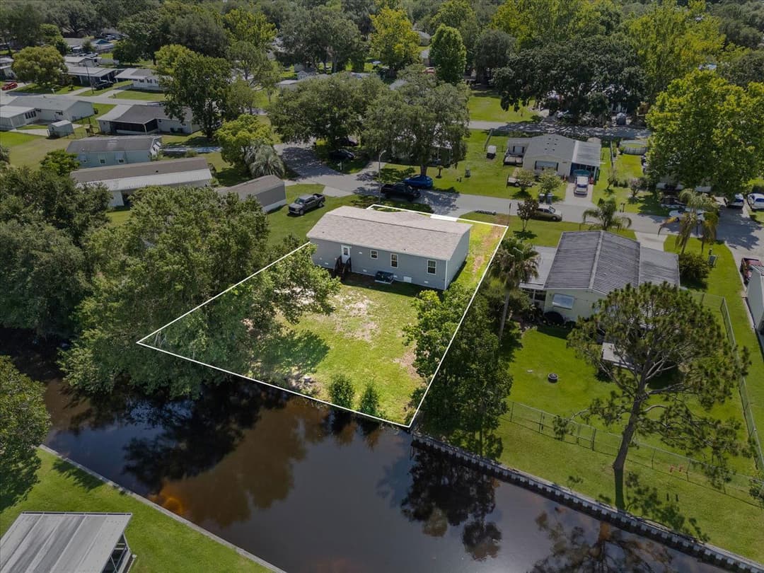 9060 sarah drive, polk city, florida 33868 (sold) exterior home features