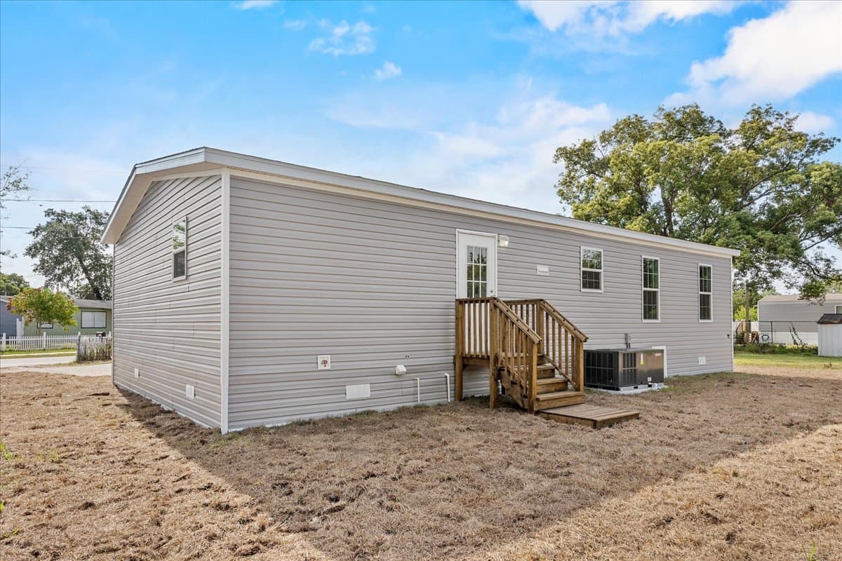 1909 pleasure drive, holiday, florida 34691 (forsale) $210,999  home features